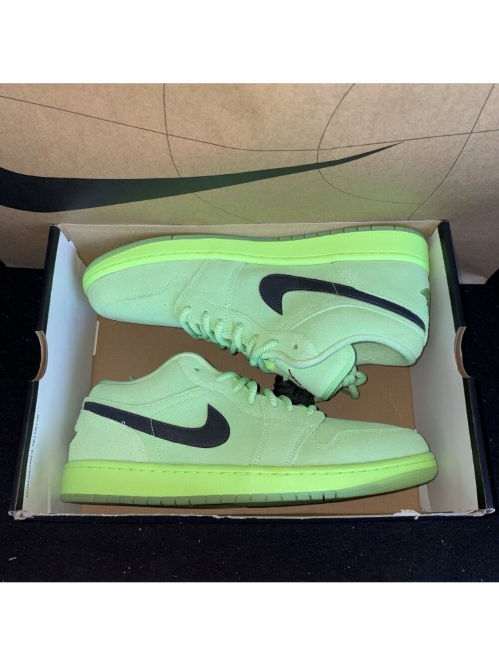 NEW Jordan 1 Low SE Lime Blast Green (IV6501-337) Men's Size 12 - Picture 7 of 8